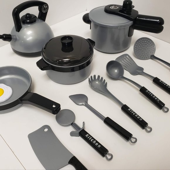 New Kitchen Pots and Pan Set - Picture 12 of 15